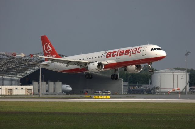 Airbus A321 (TC-ETM)