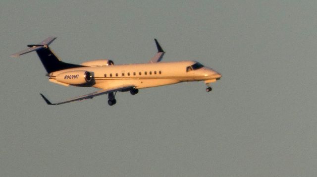 Embraer Legacy 600/650 (N909MT) - On right downwind of the airport at Twilight is this 2007 Embraer Legacy EMB-135BJ in the Winter of 2019.