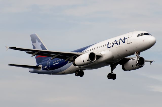 Airbus A320 (CC-BAB)
