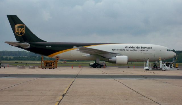 Airbus A300F4-600 (N168UP) - UPS A300F4-622R N168UP at SHV on Sept 14, 2009.