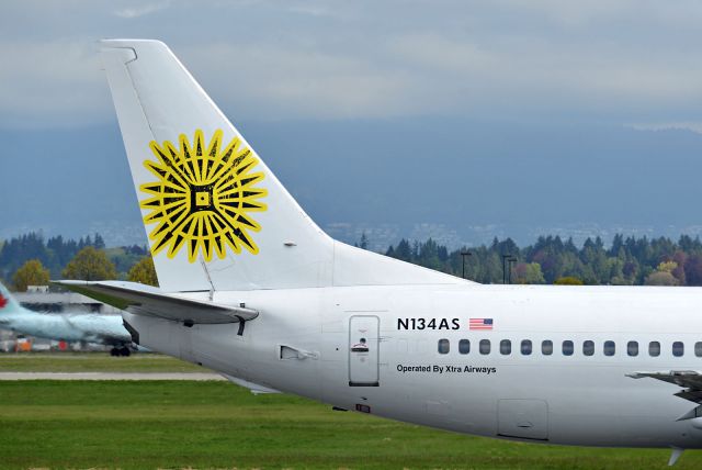 BOEING 737-400 (N134AS)