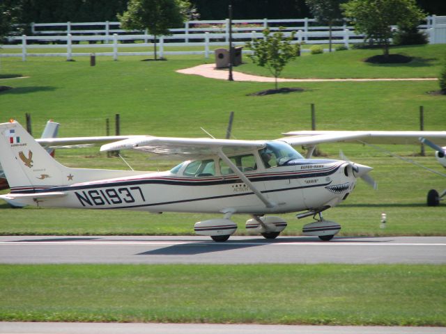 Cessna Skyhawk (N61937)