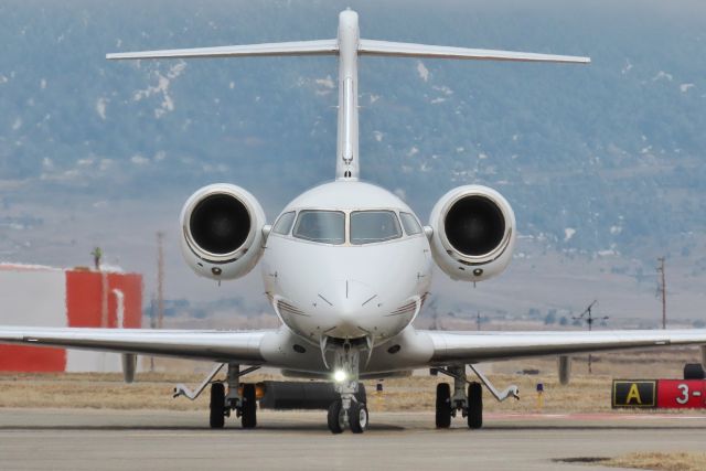 Bombardier Challenger 300 (N761QS)