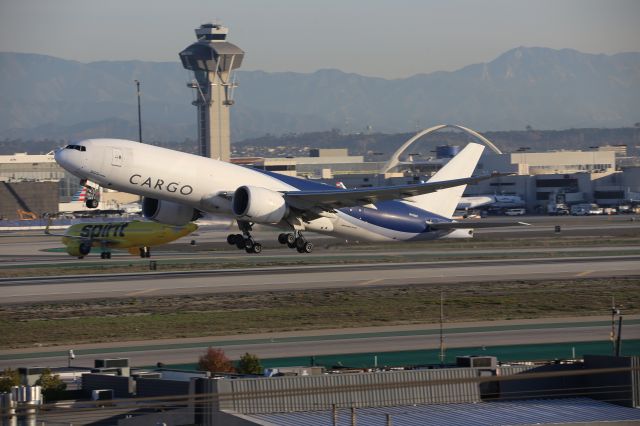 BOEING 777-200LR (N702GT)