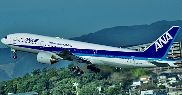 Boeing 777-200 (JA709A)