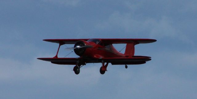 — — - Beech Stagger wing on final