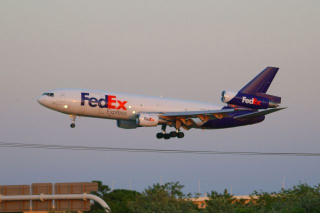 McDonnell Douglas DC-10 — - I was at the grand Hyatt Tampa pool watching the planes.