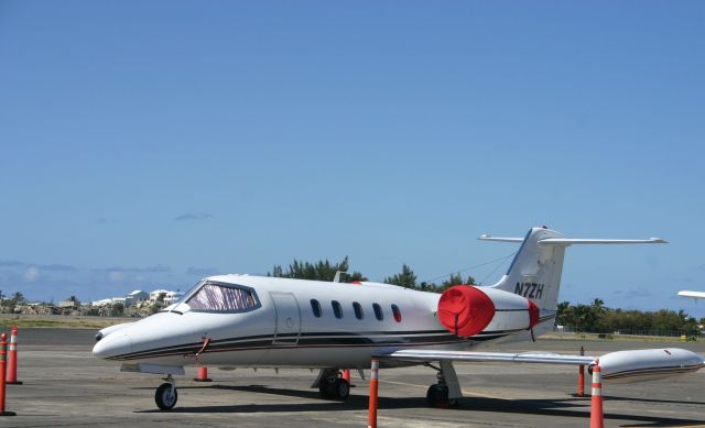 Learjet 35 (N7ZH)