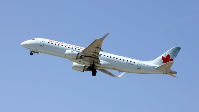 Embraer ERJ-190 (C-FHNX)