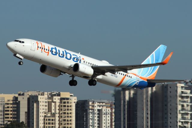 Boeing 737-800 (A6-FGE) - 10/12/2020 : Seconds after lift-off from runway 26, en-route to Dubai (DXB).