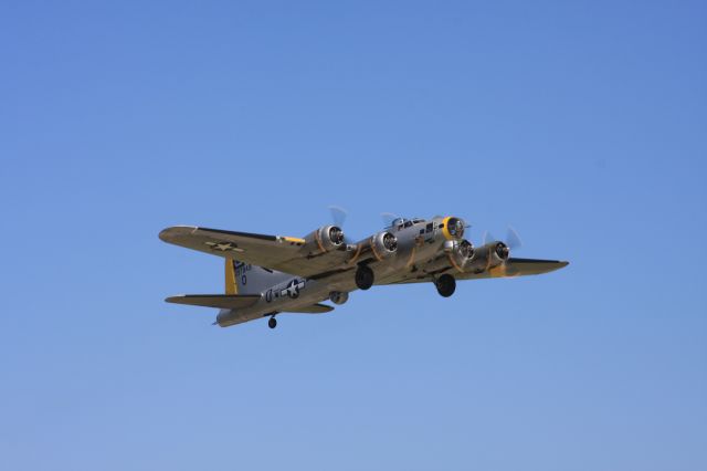 Boeing B-17 Flying Fortress (N390TH)