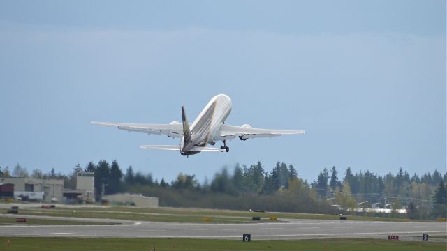 BOEING 767-300 (N350UP) - BOE281 (LN:1025) departs runway 16R on a test flight to KMWH on 4/12/12.