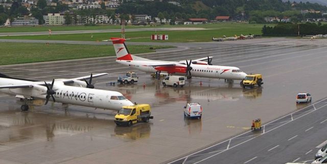 de Havilland Dash 8-400 (OE-LGH)