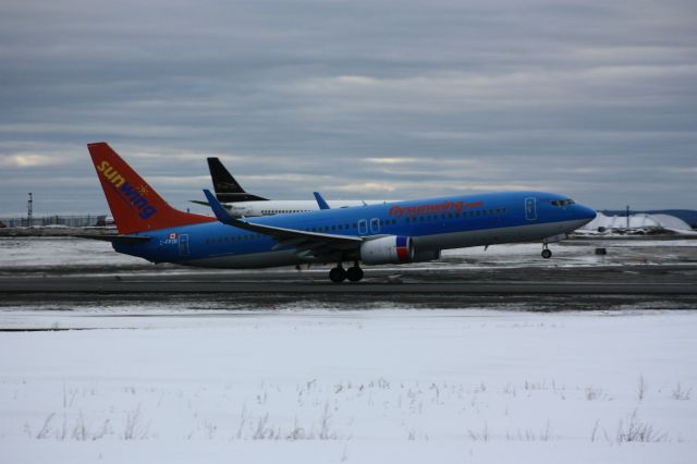 Boeing 737-800 (C-FPZB)