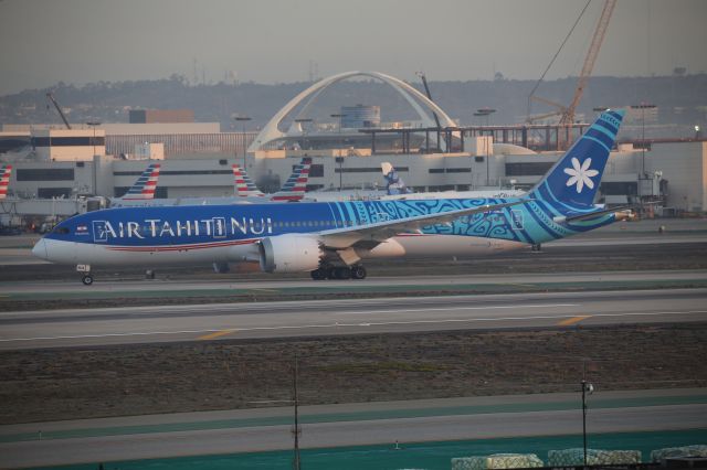 Boeing 787-9 Dreamliner (F-OMUA)