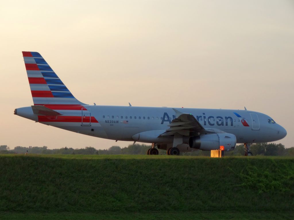 Airbus A319 (N839AW)