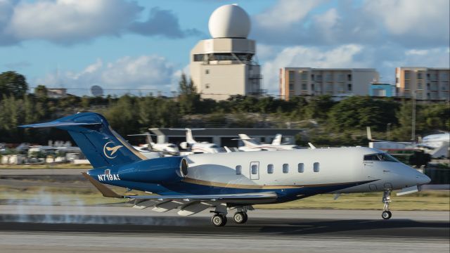 Bombardier Challenger 300 (N719AS)