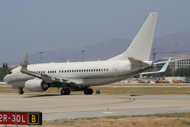 Boeing 737-700 (N737AT)