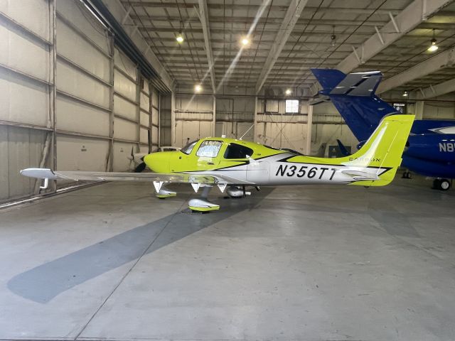 Cirrus SR-22 (N356TT)