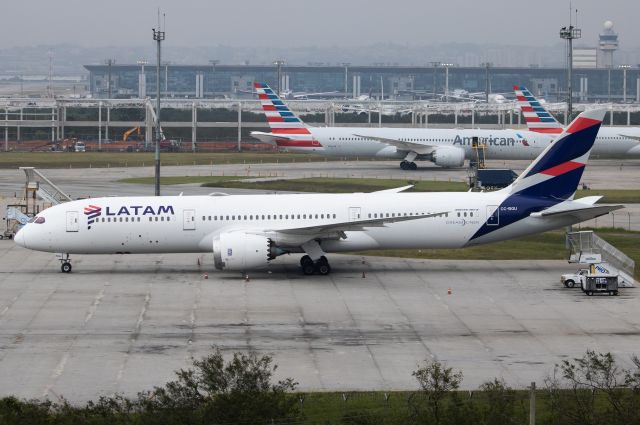 Boeing 787-8 (CC-BGU)