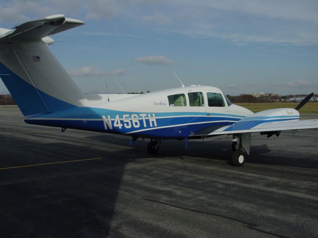 Beechcraft Duchess (N456TH)