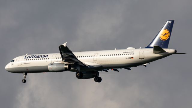 Airbus A321 (D-AIDQ)