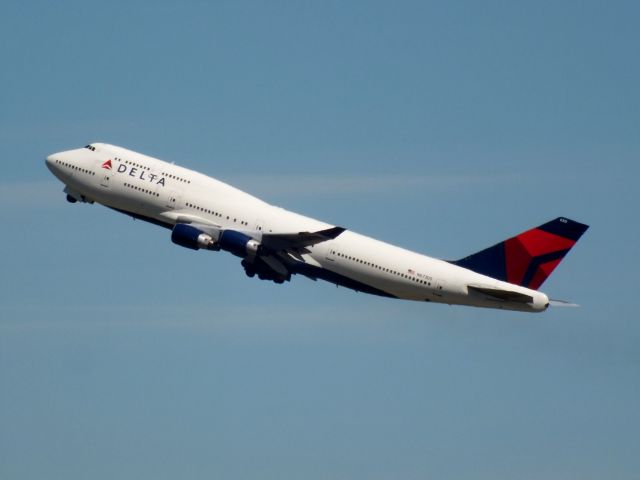 Boeing 747-400 (N673US)