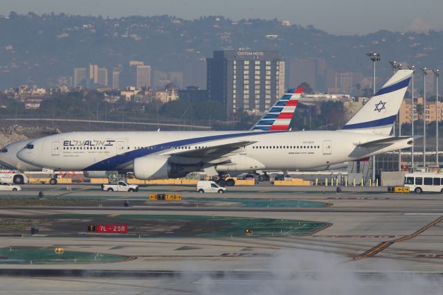 Boeing 777-200 (4X-ECE)