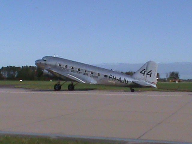 Douglas DC-2 (PH-AJU)