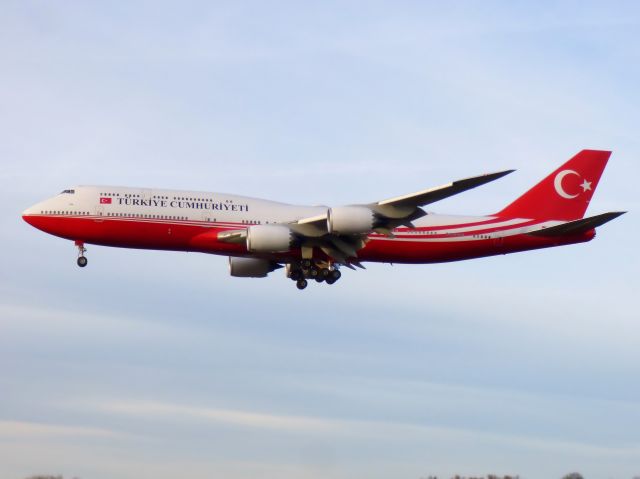 BOEING 747-8 (TC-TRK)