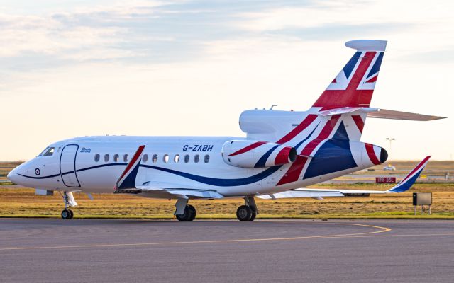 Dassault Falcon 900 (G-ZABH)