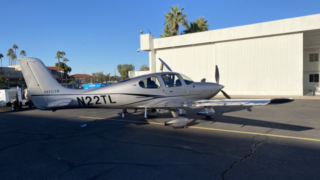 Cirrus SR-22 (N22TL)