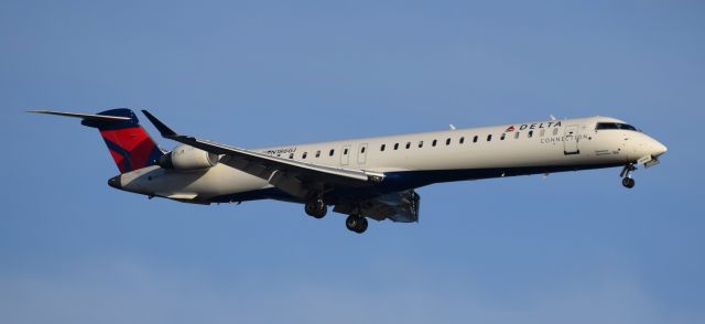 Canadair Regional Jet CRJ-900 (N186GJ)