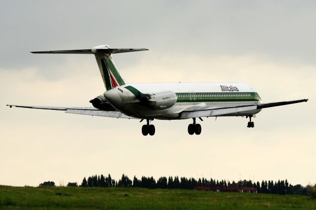 McDonnell Douglas MD-82 (I-DAWJ)