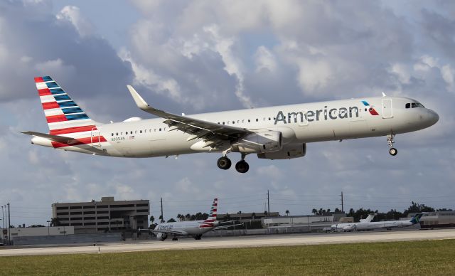 Airbus A321 (N995AN)