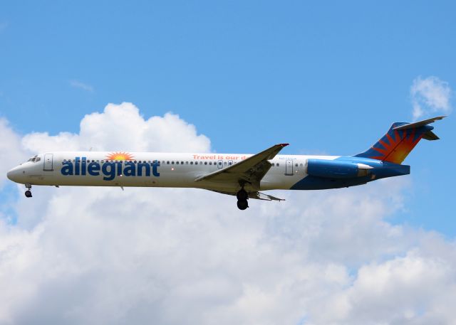 McDonnell Douglas MD-83 (N876GA) - At Shreveport Regional. 1995 McDonnell Douglas DC-9-83(MD-83)