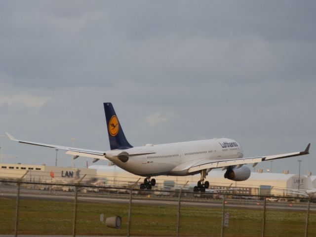 Airbus A330-300 (D-AIKN)