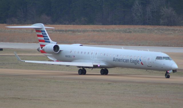 Canadair Regional Jet CRJ-900 (N913FJ)