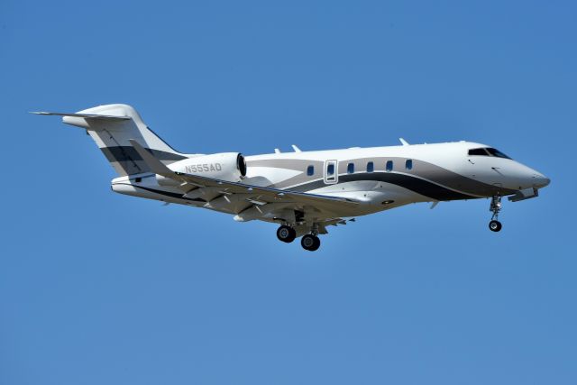 Canadair Challenger 350 (N555AD) - 5-L 03-07-23