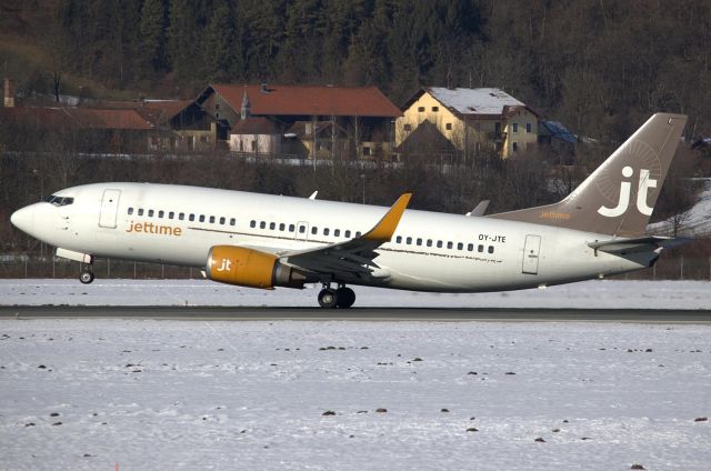 BOEING 737-300 (OY-JTE)