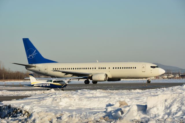 BOEING 737-400 (N806TJ)