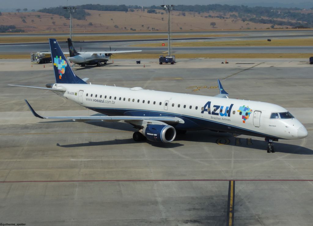 EMBRAER 195 (PR-AXN)