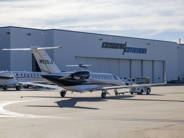Cessna Citation CJ3 (N525LS) - At the Textron Service Center, 11-NOV-2024.