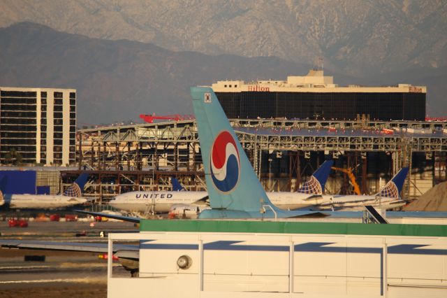 BOEING 747-8 (HL7617)