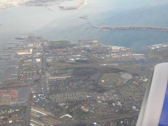 Boeing 737-700 — - Over the Chesapeake 12/09/2009