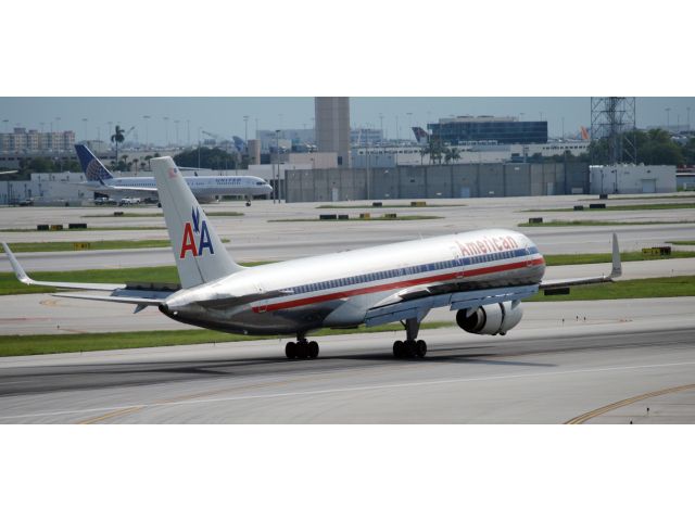 Boeing 757-200 (N649AA) - Smooth touchdown. Raw photo courtesy of LEARJETMIAMI - thank you!