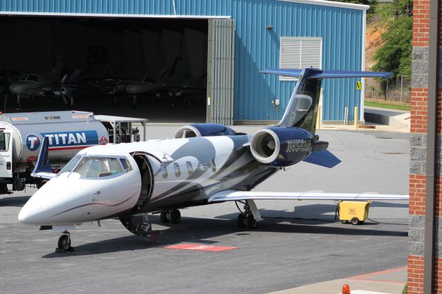 Learjet 60 (N454AN)