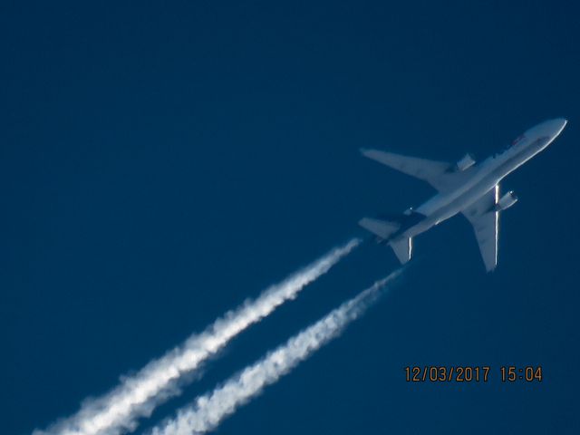 Boeing MD-11 (N597FE)