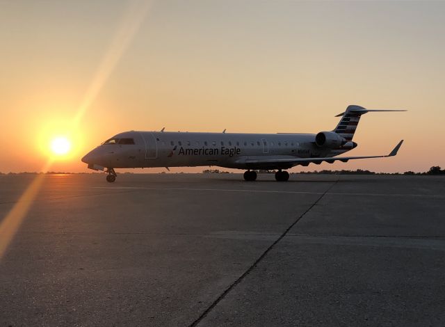 Canadair Regional Jet CRJ-700 (N505AE)