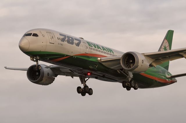 Boeing 787-9 Dreamliner (B-17883) - 2nd Feb., 2022: Flight from Taoyuan International Airport is seen on short finals to runway 27L at Heathrow.